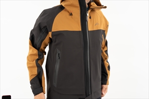 レーシングブレストパッドを装着可能